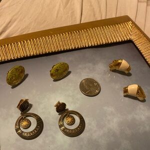 😎Bundle of Vintahe Clup on Earrings🌟